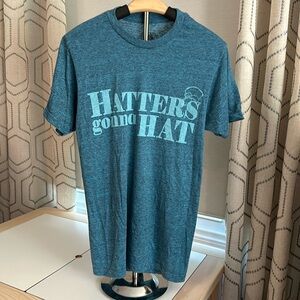 Disney World Parks Alice in Wonderland Teacups Hatters Gonna Hat Shirt S